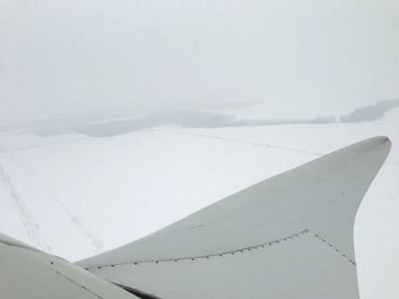 Ausblick von einem Windrad in Potzneusiedl, Burgenland im Winter